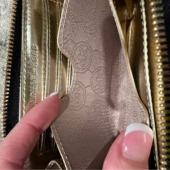 Michael Kors - Black Sequin Wallet Wristlet - Picture 5 of 10